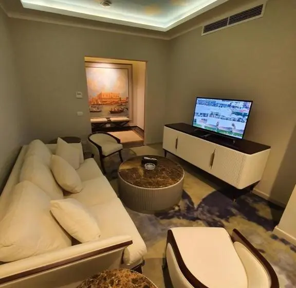 سوییت جونیور با چشمانداز دریا, Fleet Club Mahrousa