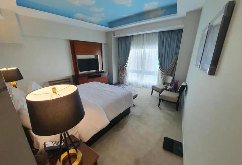 سوییت جونیور با چشمانداز دریا, Fleet Club Mahrousa
