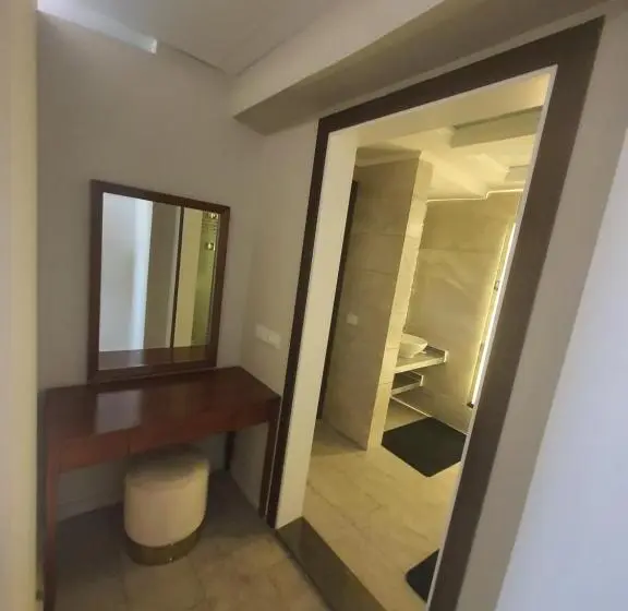 سوییت جونیور با چشمانداز دریا, Fleet Club Mahrousa