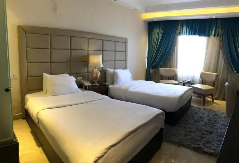 اتاق لوکس با چشمانداز دریا, Fleet Club Mahrousa