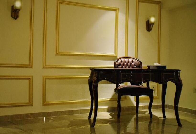 مجموعه ویستا شهر, Fleet Club Mahrousa