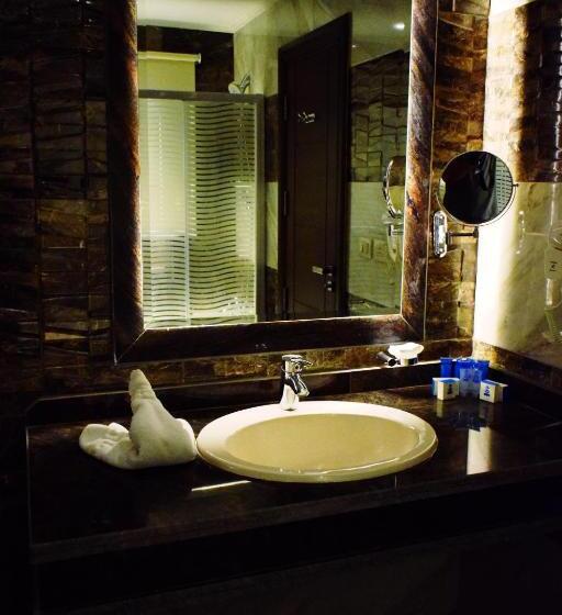 مجموعه ویستا شهر, Fleet Club Mahrousa