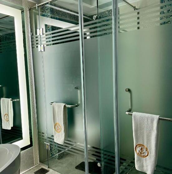 سوئیت با تخت بزرگ, Fleet Club Mahrousa