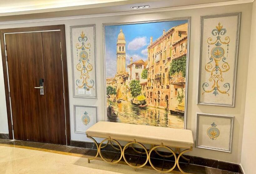 سوئیت با تخت بزرگ, Fleet Club Mahrousa