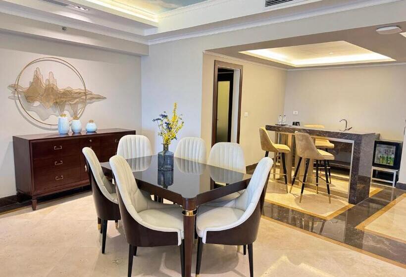 سوئیت با تخت بزرگ, Fleet Club Mahrousa