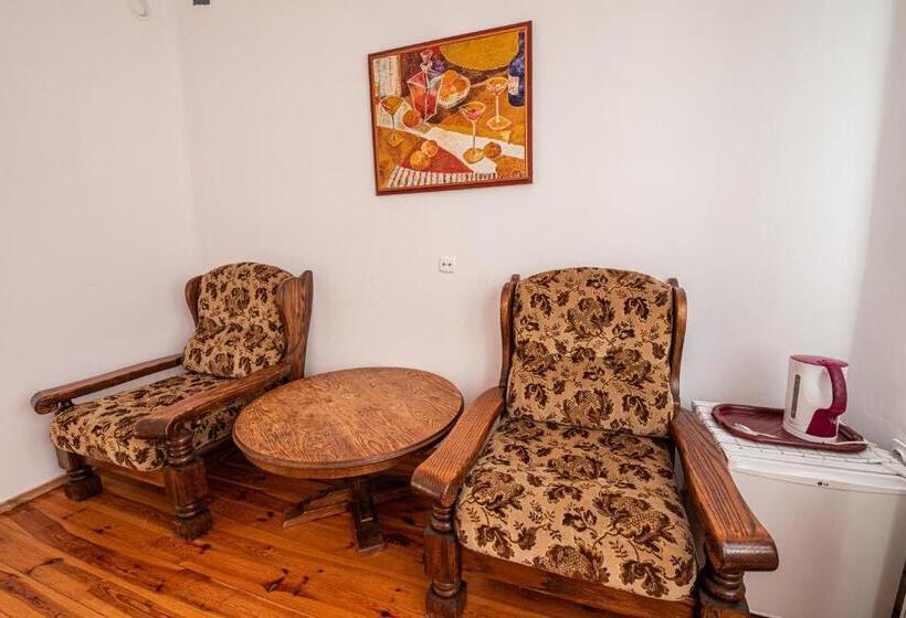 Economy Quadruple Room, Willa Mewa