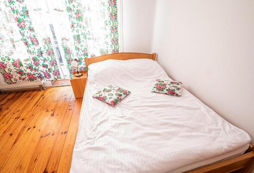 Economy Quadruple Room, Willa Mewa