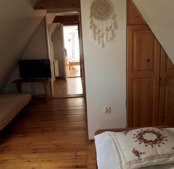 اتاق استاندارد چهار تخته, Willa Mewa