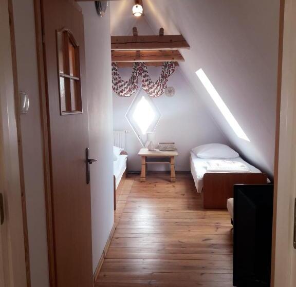 اتاق استاندارد چهار تخته, Willa Mewa