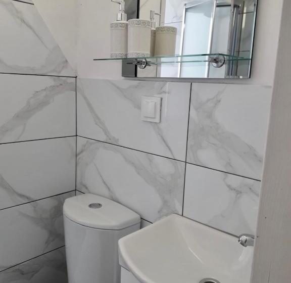 اتاق عادی, Willa Mewa