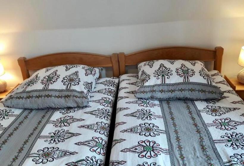 اتاق عادی, Willa Mewa