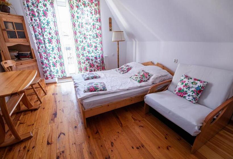 Economy Quadruple Room, Willa Mewa