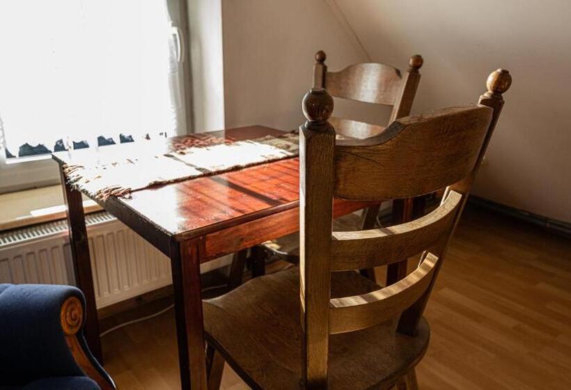 اتاق استاندارد چهار تخته, Willa Mewa