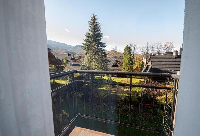 اتاق استاندارد چهار تخته, Willa Mewa