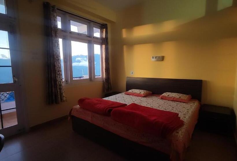 标准间带阳台, Gautam Sadan