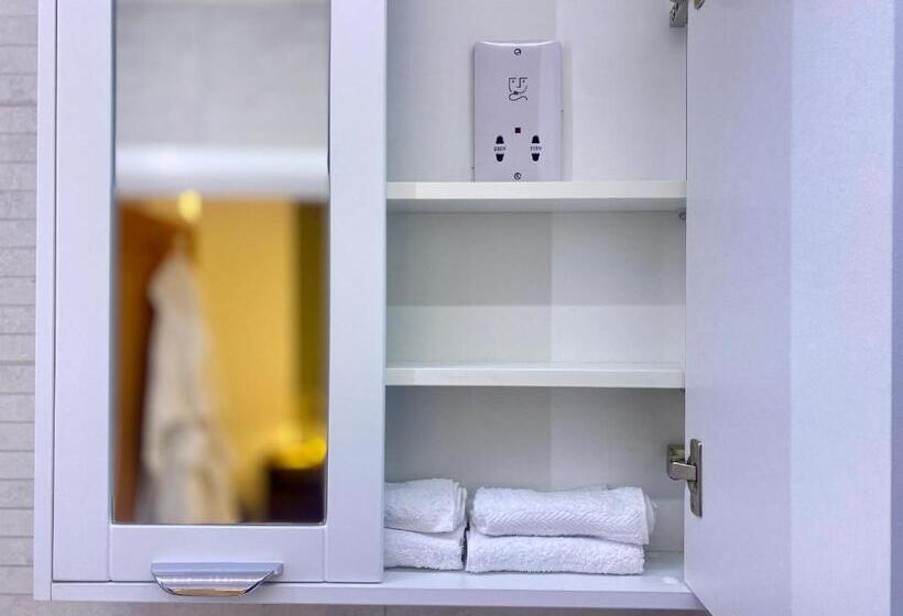 Студия Deluxe, Station Rooms