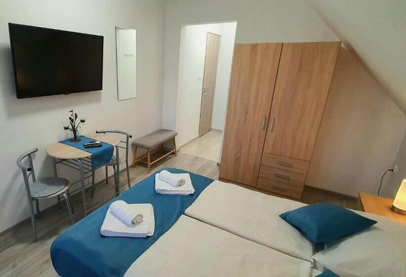 标准间带阳台, Sipos Vendég és Apartmanház