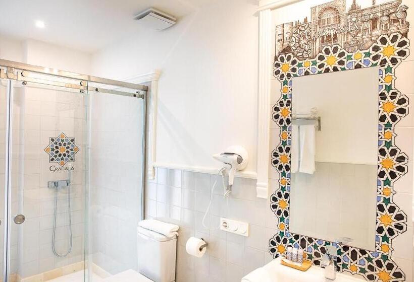 バルコニー付きスタンダードトリプルルーム, Posada Boutique El Gallo Morón