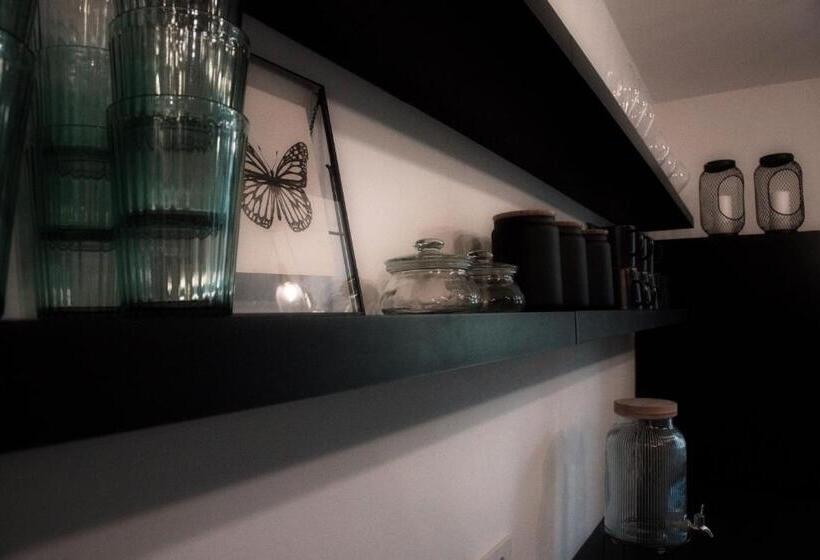 اتاق استاندارد, Guesthouse Diwine