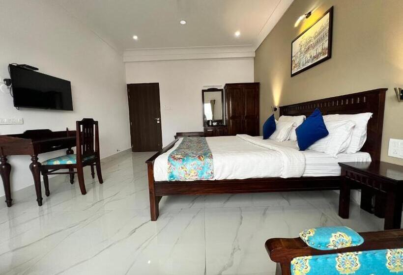 Номер Стандарт, Revaas Lake View Boutique Stay