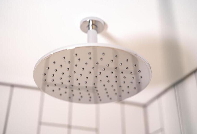 디럭스 룸 킹사이즈 침대, Grefis