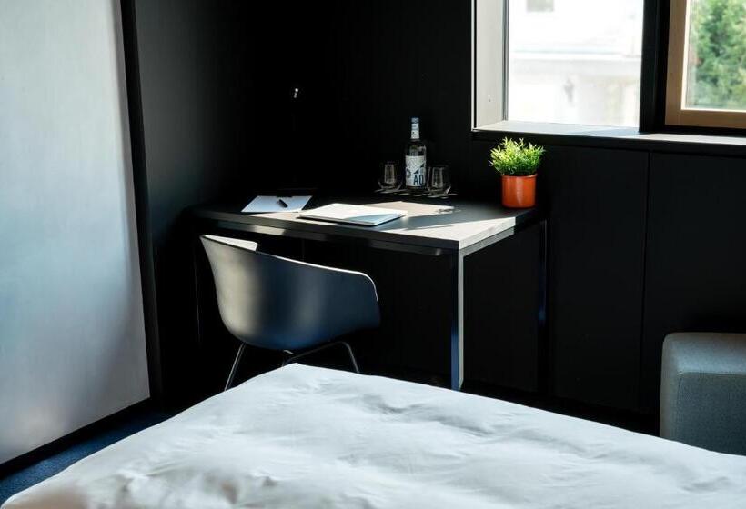 주니어 스위트, Grefis