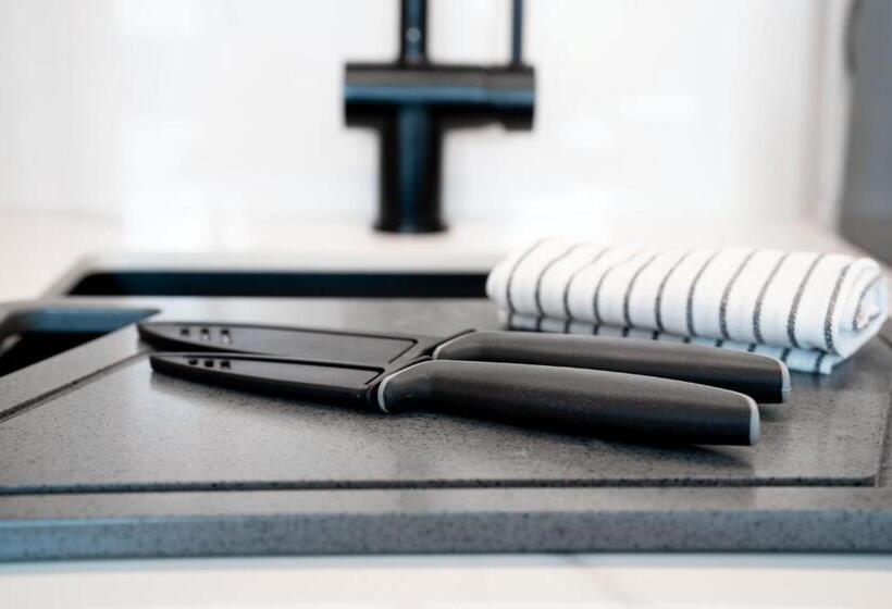 스탠다드 스튜디오, Grefis