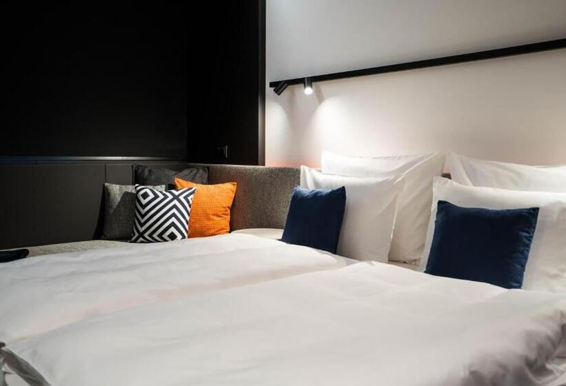 스탠다드 스튜디오, Grefis