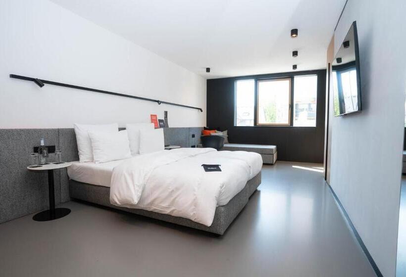 스탠다드 스튜디오, Grefis