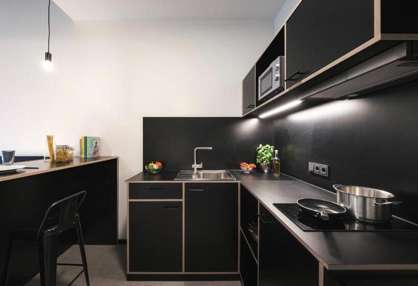 スタンダードスタジオ, Moliving Design Hotel & Apartments Düsseldorf Neuss