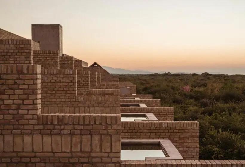 سوییت لوکس, Terrestre, A Member Of Design Hotels