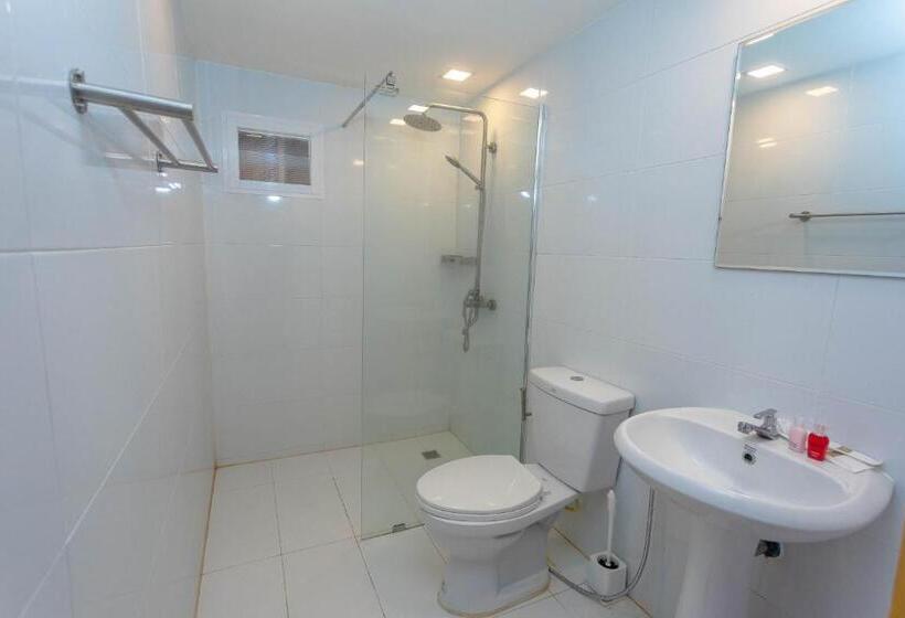 디럭스 방갈로, Absolute Beachfront Resort