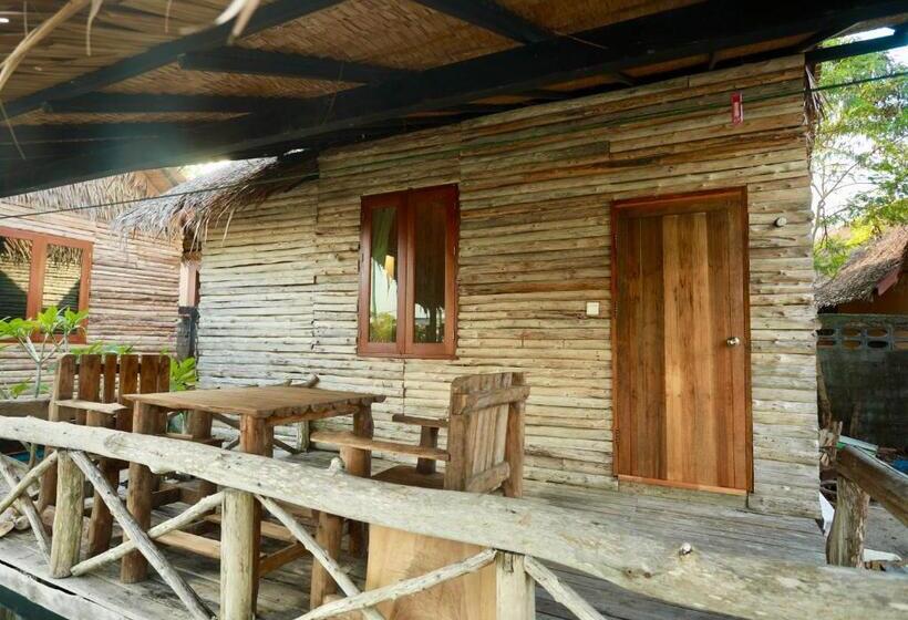 스탠다드 방갈로, Absolute Beachfront Resort