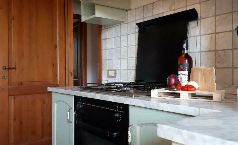 Дом 2 Спальни, Agriturismo La Valle Della Lavanda   Podere Mezzastrada