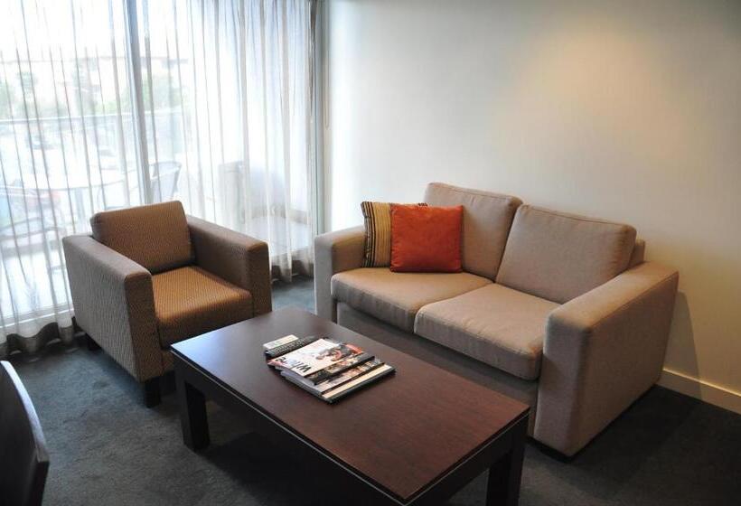 סוויטה, St Kilda Central Apartments