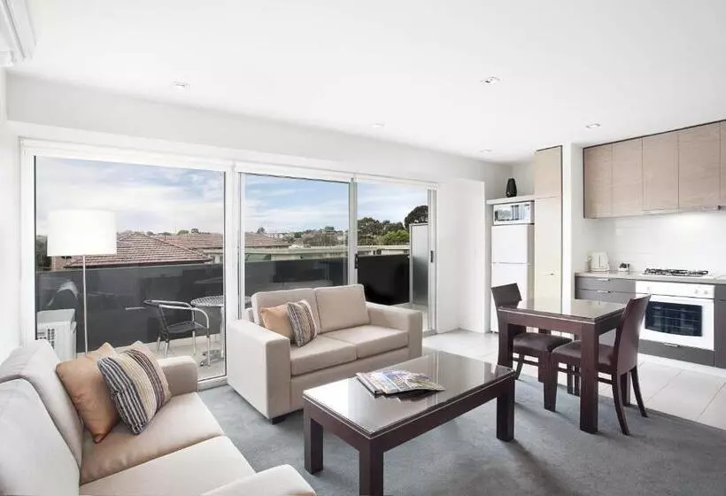 سوییت لوکس, St Kilda Central Apartments