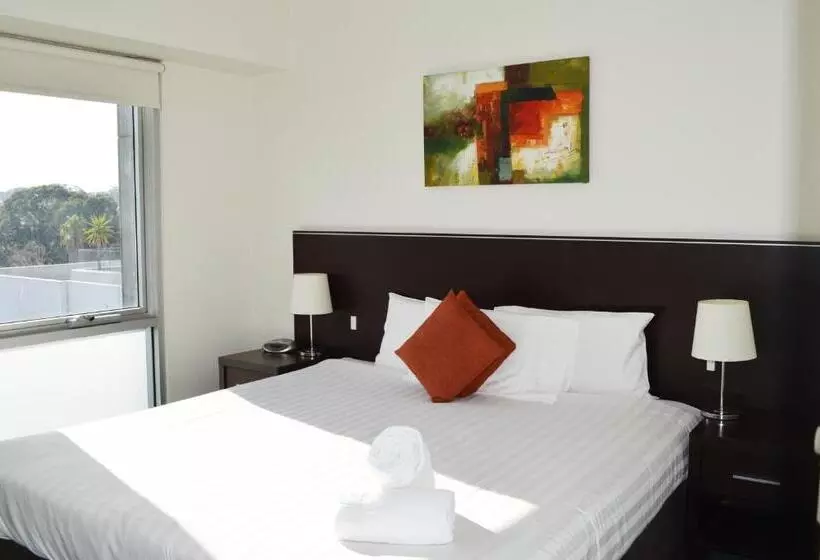 سوئیت 2 خوابه, St Kilda Central Apartments
