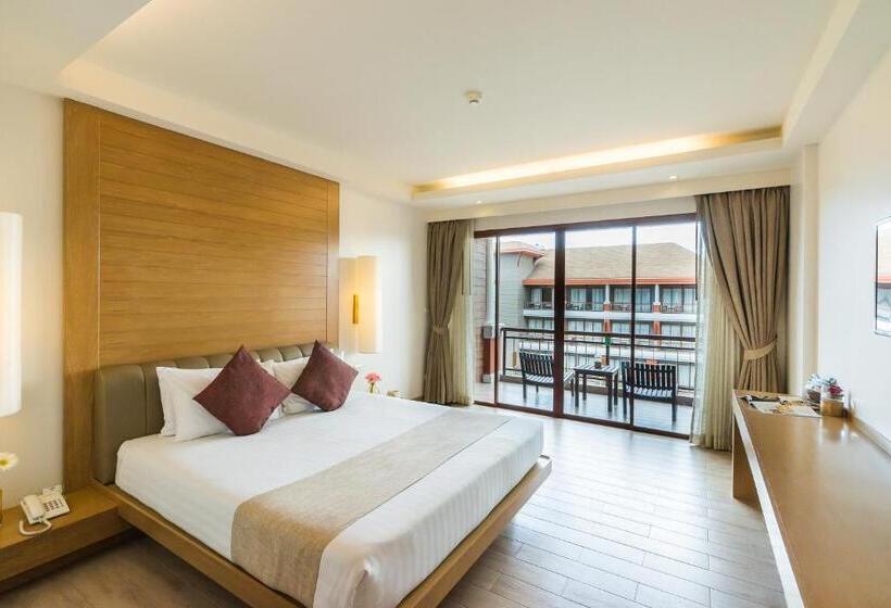 Medencére Néző Deluxe Szoba, Ayrest Hua Hin