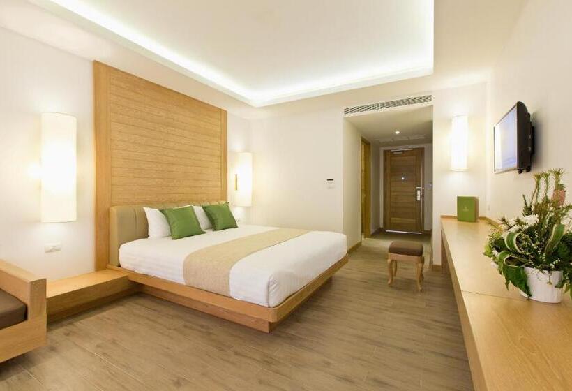 Medencére Néző Deluxe Szoba, Ayrest Hua Hin