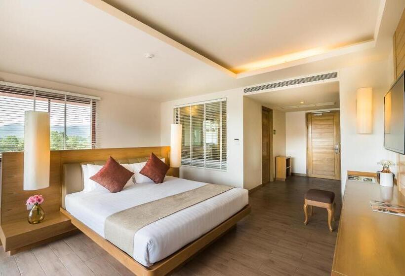 Medencére Néző Deluxe Szoba, Ayrest Hua Hin