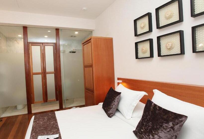 Deluxe Zimmer Kingsize Bett, Gingerflower Boutique