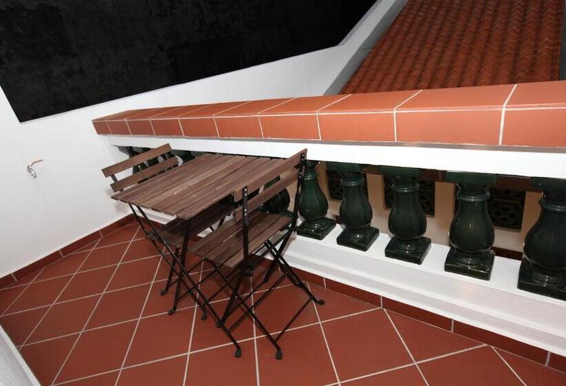 Suite, Gingerflower Boutique