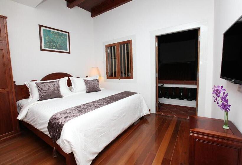 Suite, Gingerflower Boutique