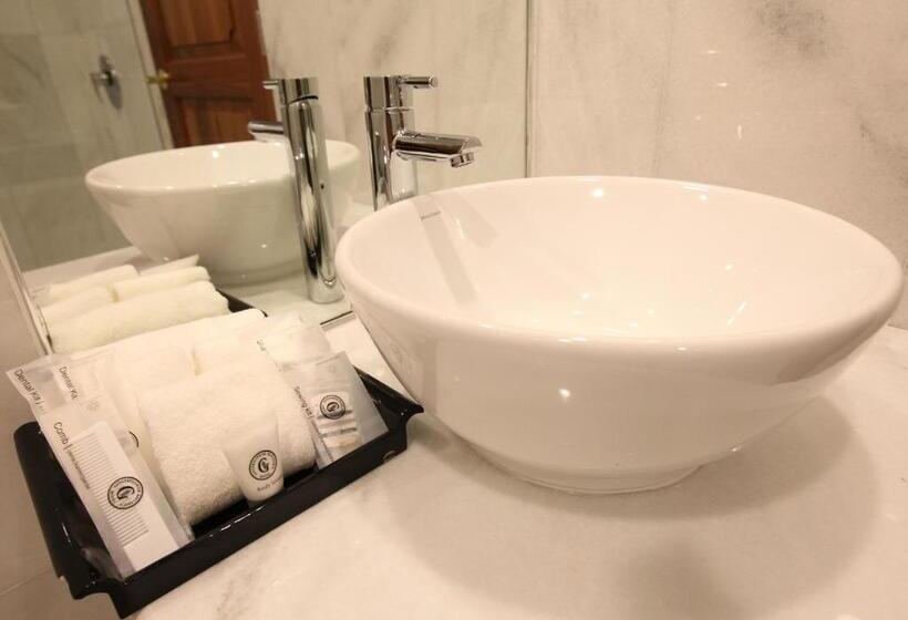 Suite, Gingerflower Boutique