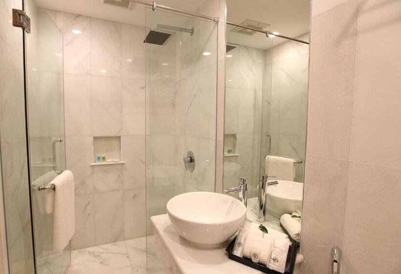 Suite, Gingerflower Boutique