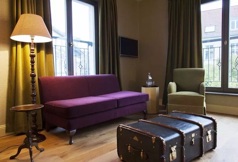 Suite, Monbijou
