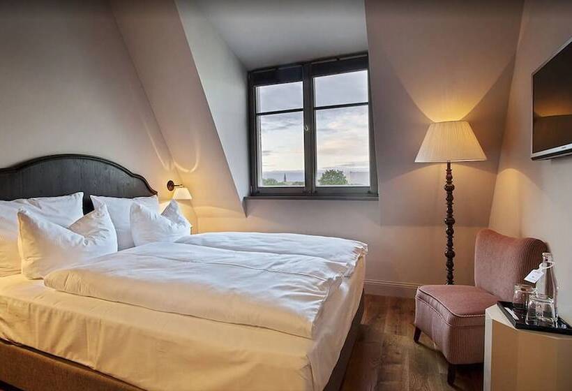 Suite, Monbijou
