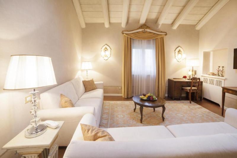 سوییت اجرایی, Relais Fra' Lorenzo