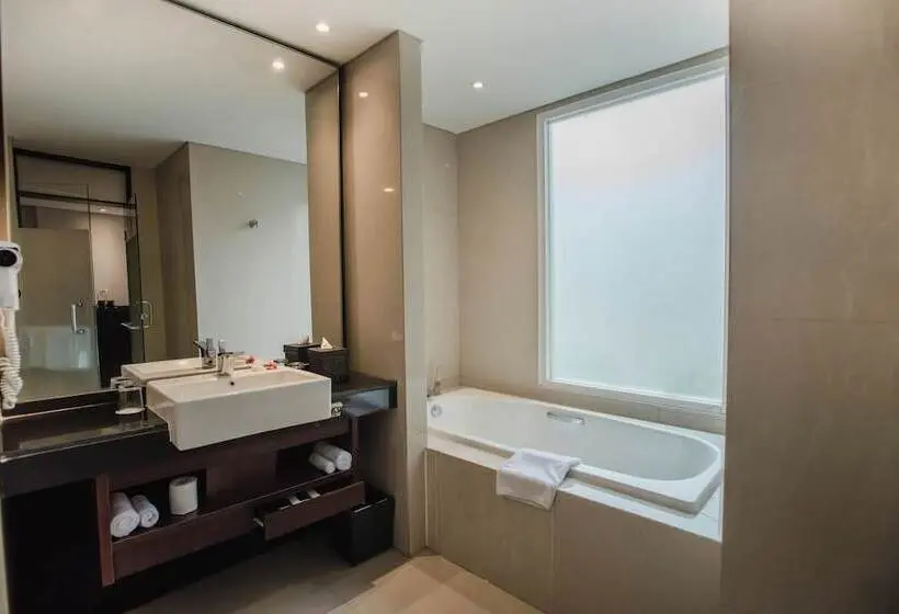 اتاق لوکس, Sanur Resort Watujimbar