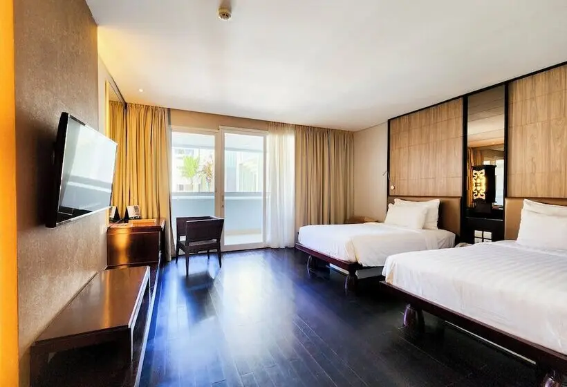 اتاق لوکس با چشم‌انداز استخر, Sanur Resort Watujimbar